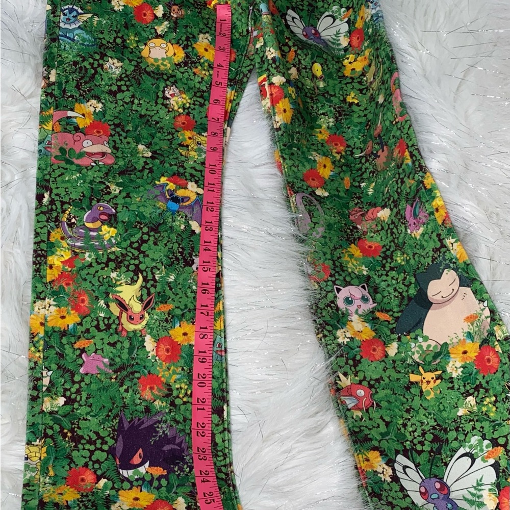 🔥POKéMON LEVI STRAUSS JEANS🔥 - Picture 6 of 15